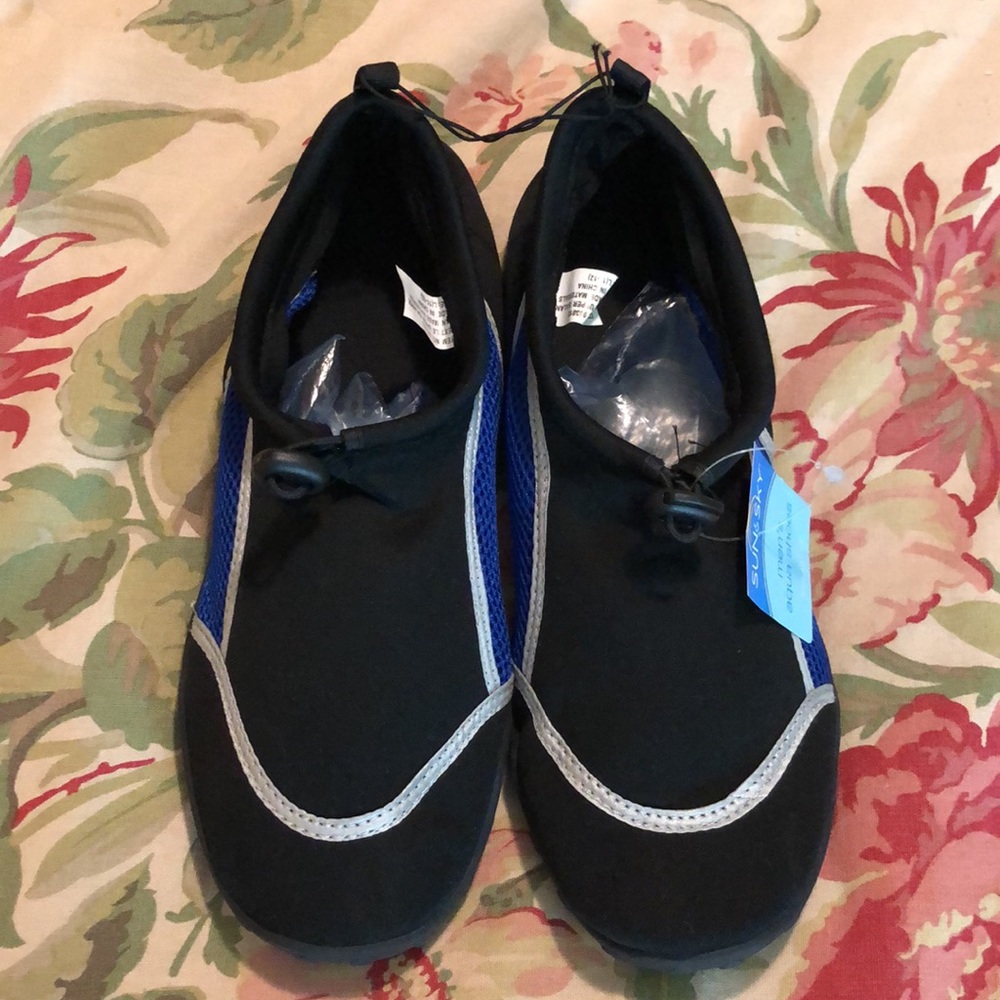 Water Shoes sz Large 11-12 ColorBlock Blue $38 NEW